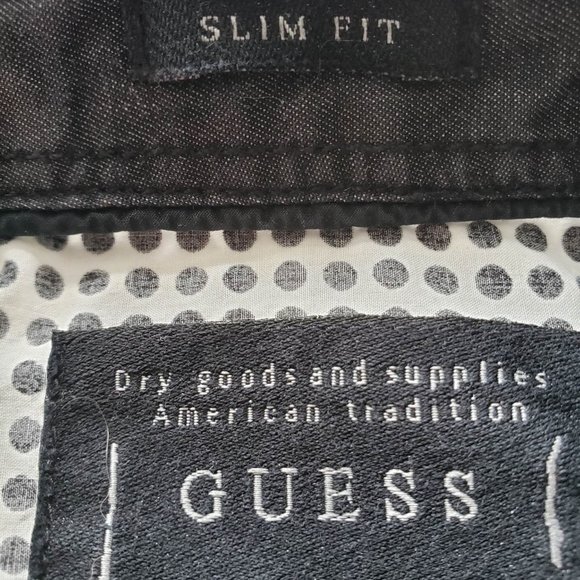 Guess Brand Slim Fit Mens short sleeved shirt, size Medium - Picture 7 of 7